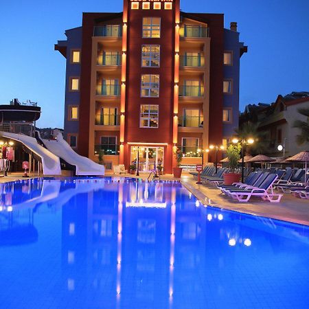 ホテル Club Alpina マルマリス エクステリア 写真